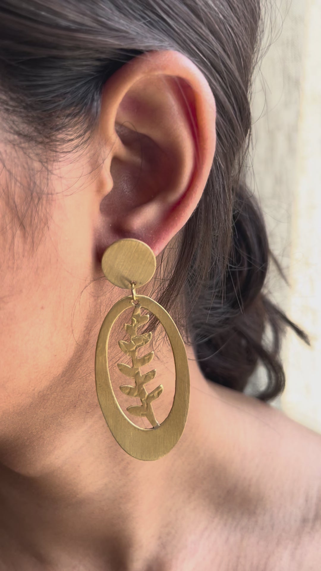 Avera - Matte Gold Oval Leaf Dangle Earrings