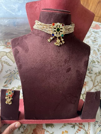 Emerald Arch Necklace